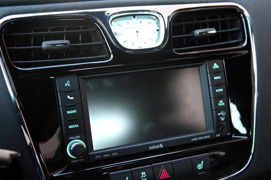  Chrysler 200 2011 года  (фото 65 из 122)